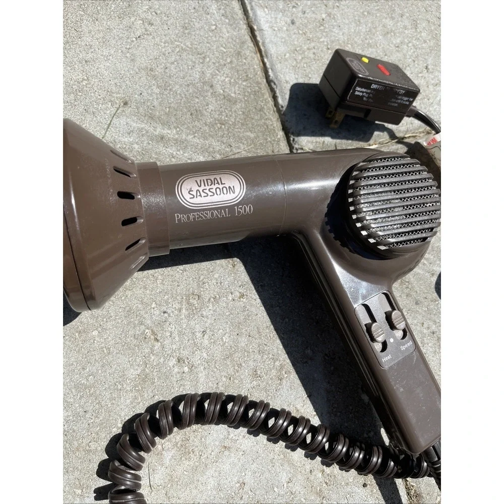 Retro Vidal Sassoon Professional 1500 Watt Mid-Size Hair Dryer Model VS-503